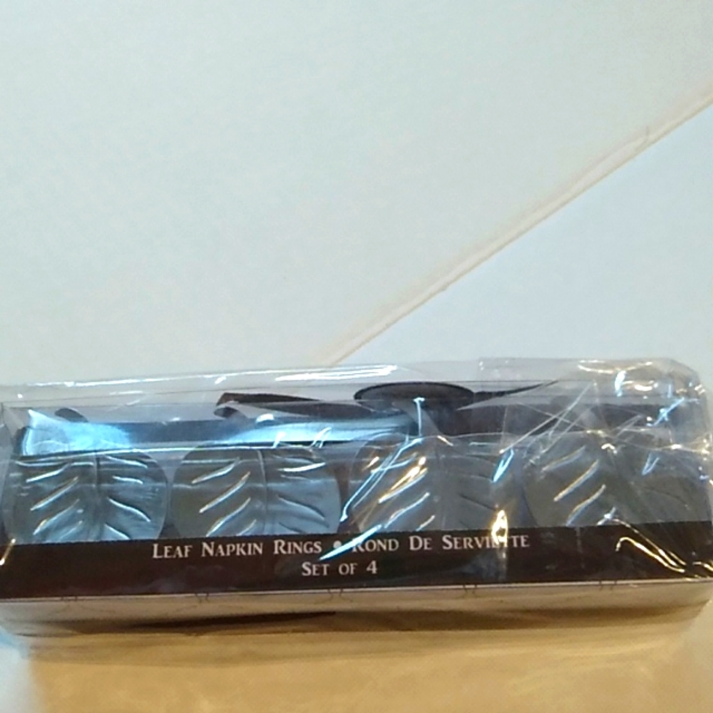 COPY - Nwt  Metal Leaf Napkin Rings